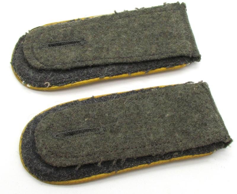 Wehrmacht (Heer) M43 Signals 'Oberfeldwebel' shoulder boards — image 8