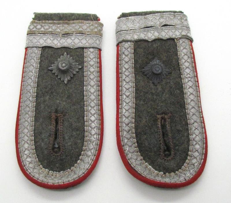 Wehrmacht (Heer) M40 Feldwebel Artillery.(Offiziersanwärter) shoulder boards — image 2