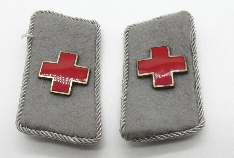 Deutsches Roten Kreuz (DRK) Collar Tab Set — image 2