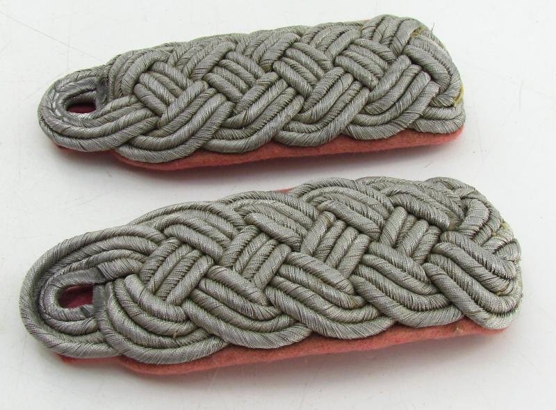 Wehrmacht (Heer) Panzer Officer's Shoulder-Boards — image 2