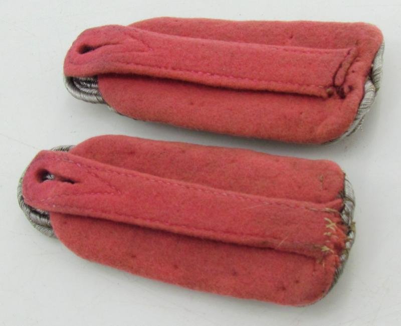 Wehrmacht (Heer) Panzer Officer's Shoulder-Boards — image 3