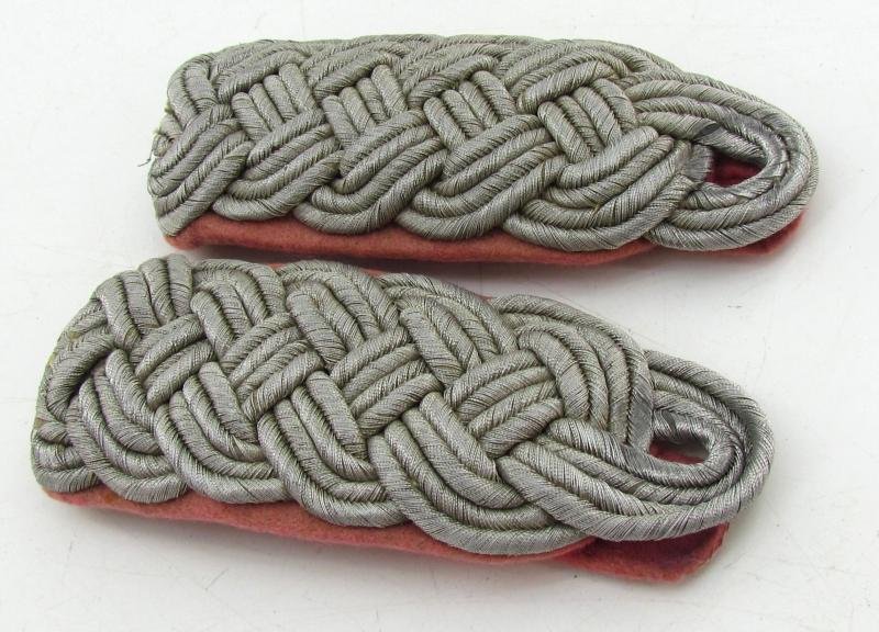 Wehrmacht (Heer) Panzer Officer's Shoulder-Boards — image 8