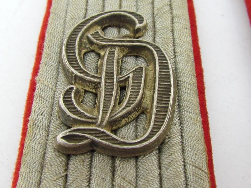 Wehrmacht 'Grossdeutschland' artillery insignia set — image 4