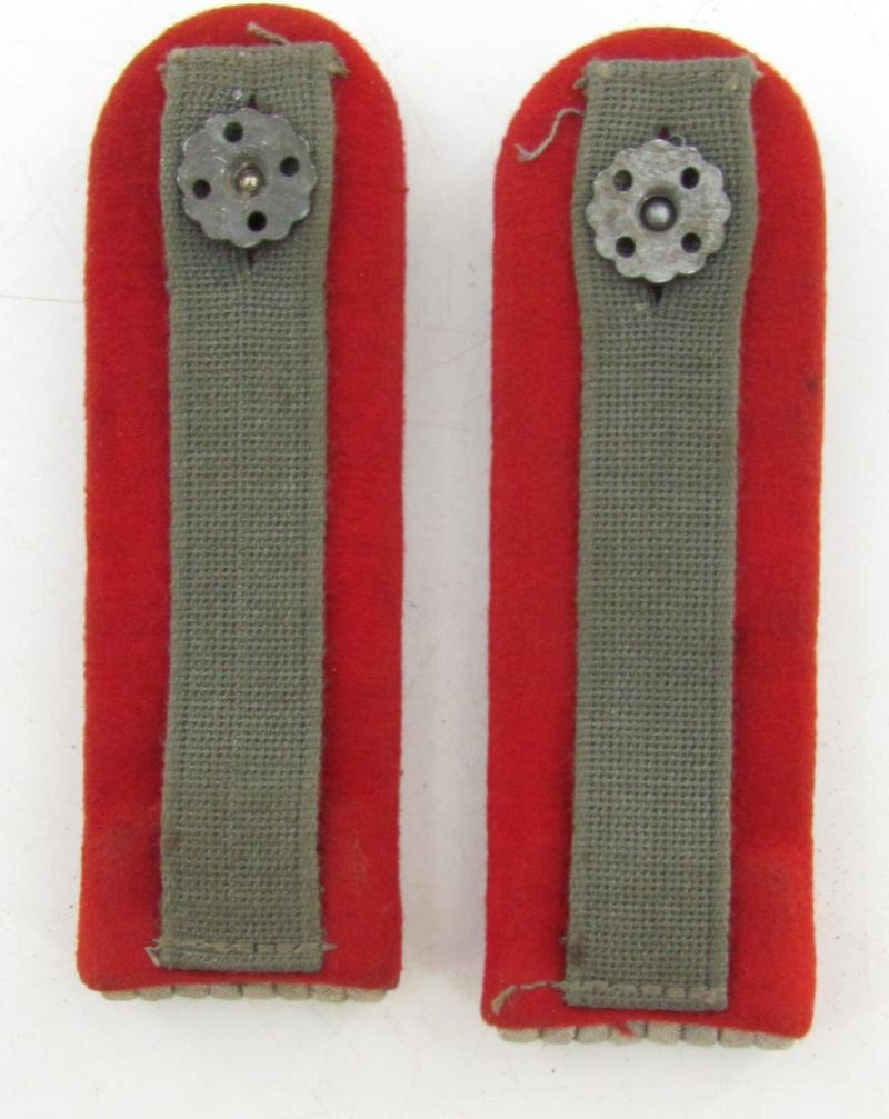 Wehrmacht 'Grossdeutschland' artillery insignia set — image 7