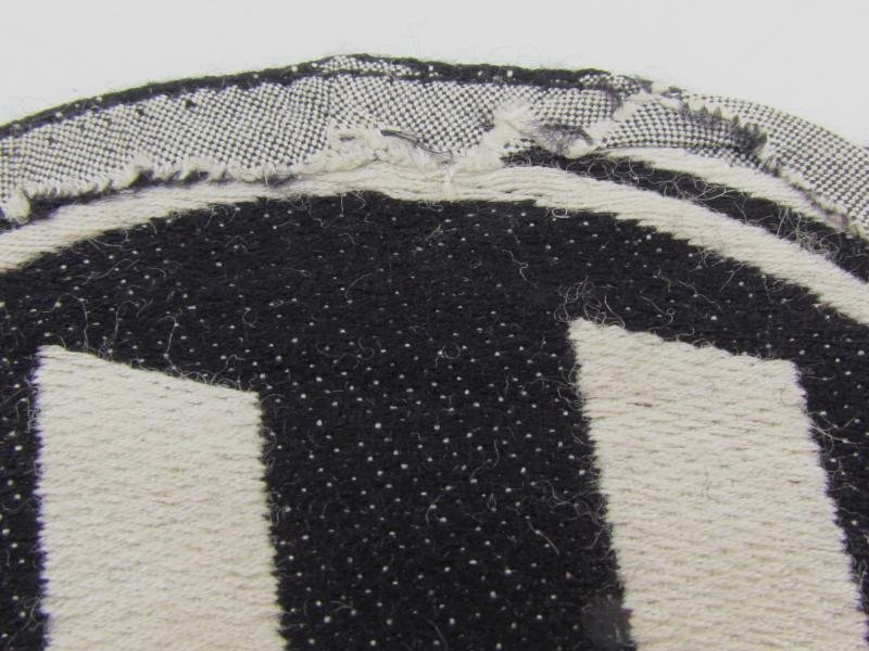 Waffen-SS Sport Shirt Insignia — image 7