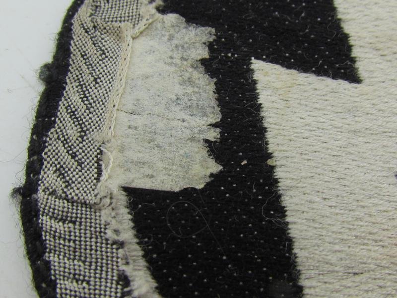 Waffen-SS Sport Shirt Insignia — image 8