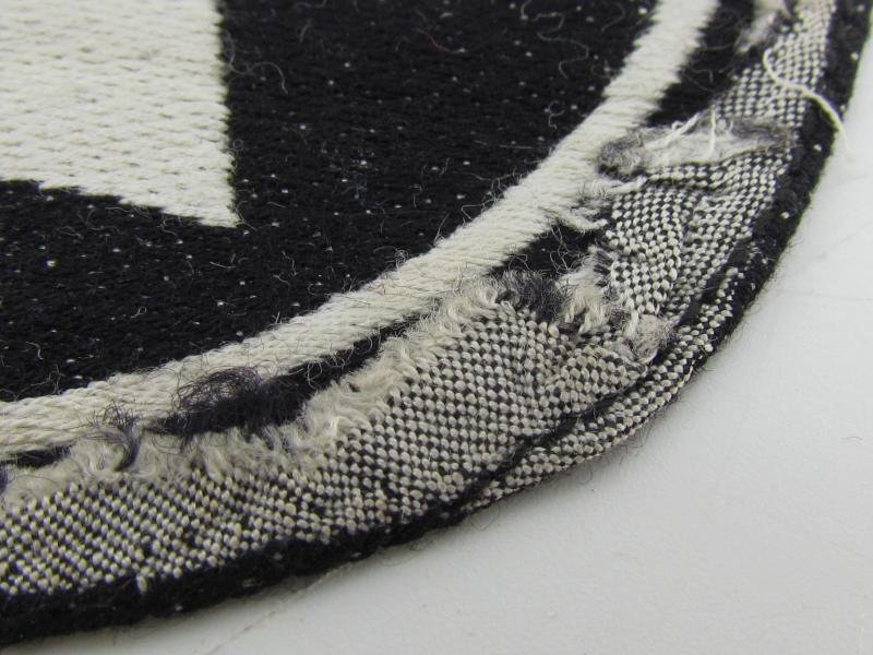 Waffen-SS Sport Shirt Insignia — image 9