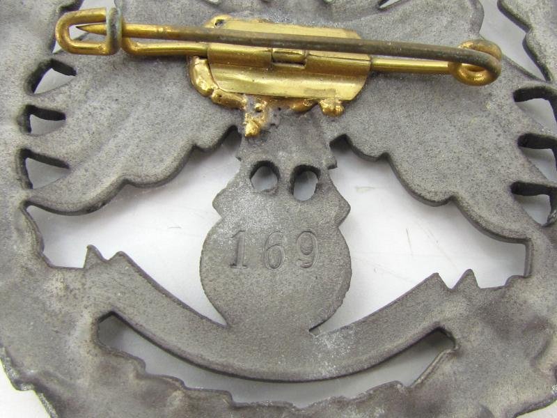 3x Tyrolean Marksmanship Gau Master Shooting Badge in original case ( rare ) — image 8