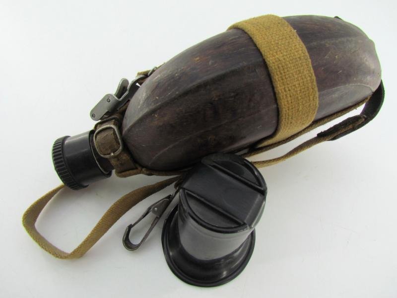 Wehrmacht 'Coconut' M31 Canteen and Cup 'H.R.E.43' — image 6