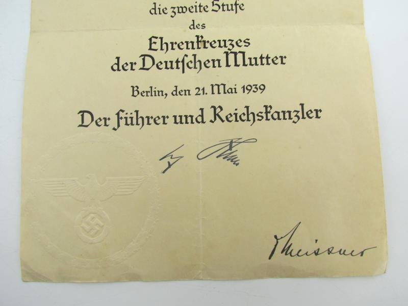 Mutterkreuz (Mother Cross) Silver Award Document — image 3