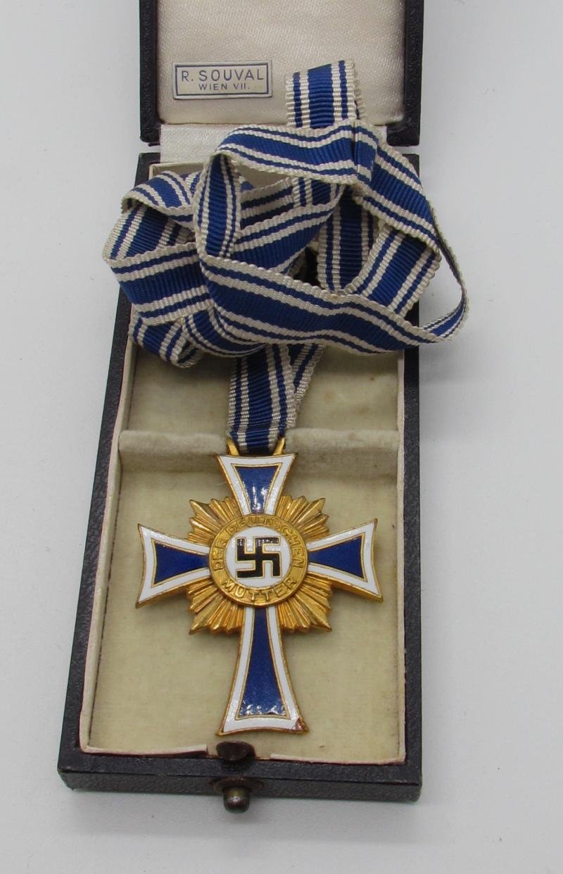 Mother's cross in gold with box ( R. Souval ) — image 13