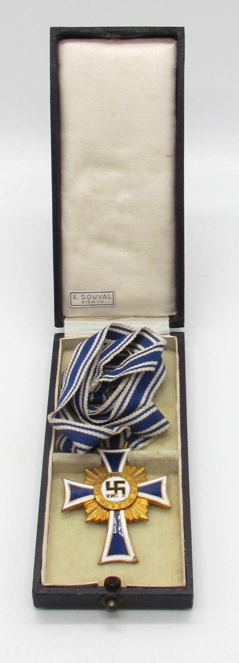 Mother's cross in gold with box ( R. Souval ) — image 2