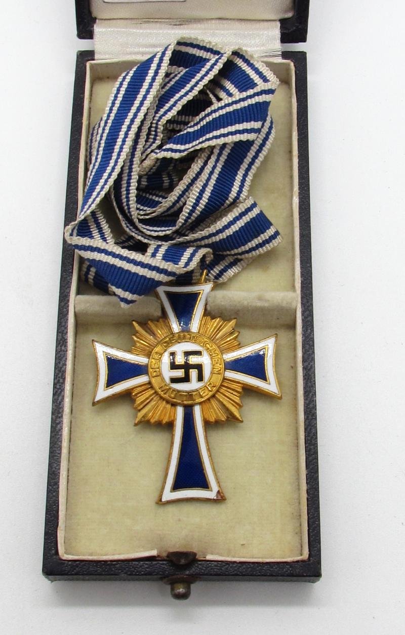 Mother's cross in gold with box ( R. Souval ) — image 4