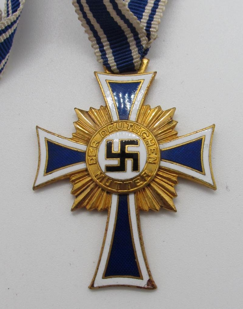 Mother's cross in gold with box ( R. Souval ) — image 5