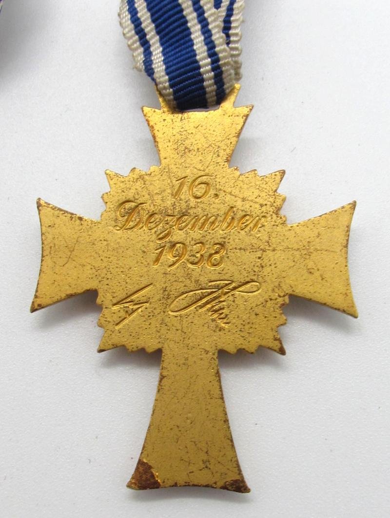 Mother's cross in gold with box ( R. Souval ) — image 7