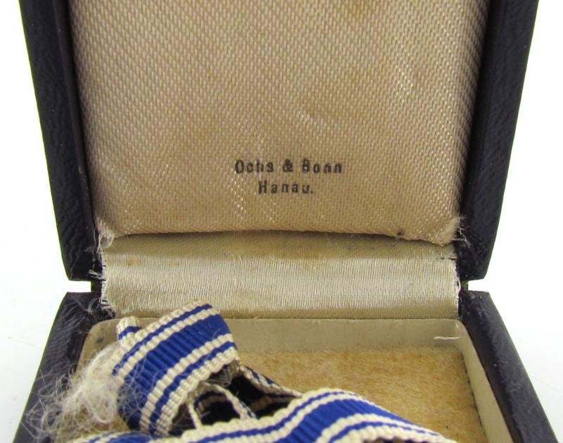 Mother's cross in gold with box ( Ochs & Bonn Hanau ) — image 3