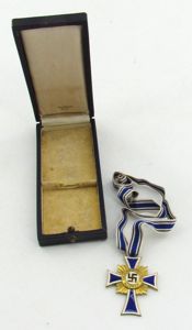 Mother's cross in gold with box ( Ochs & Bonn …