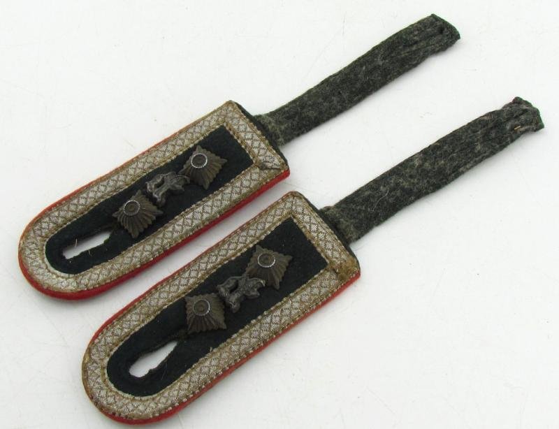 Wehrmacht ( Heer ) Oberfeldwebel Panzerjäger Shoulder Boards — image 15