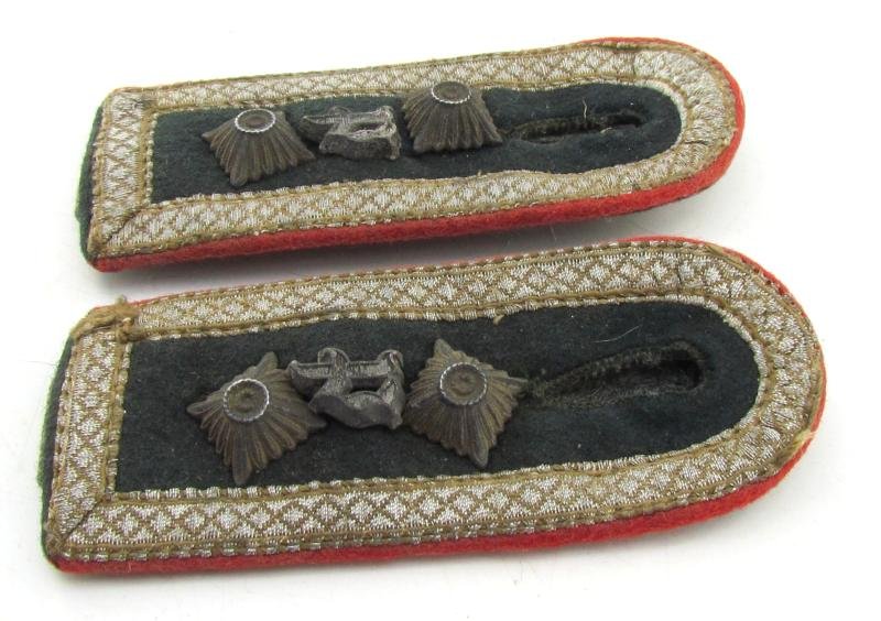 Wehrmacht ( Heer ) Oberfeldwebel Panzerjäger Shoulder Boards — image 3