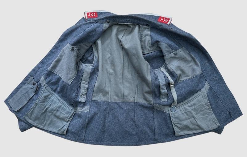 Luftwaffe Early Fliegerbluse for a 'Feldwebel' of the Flak Artillery. — image 12