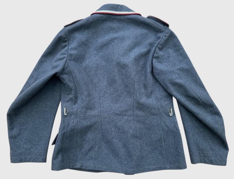 Luftwaffe Early Fliegerbluse for a 'Feldwebel' of the Flak Artillery. — image 17