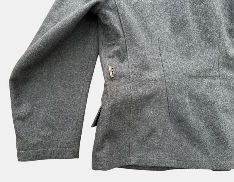 Luftwaffe Early Fliegerbluse for a 'Feldwebel' of the Flak Artillery. — image 18