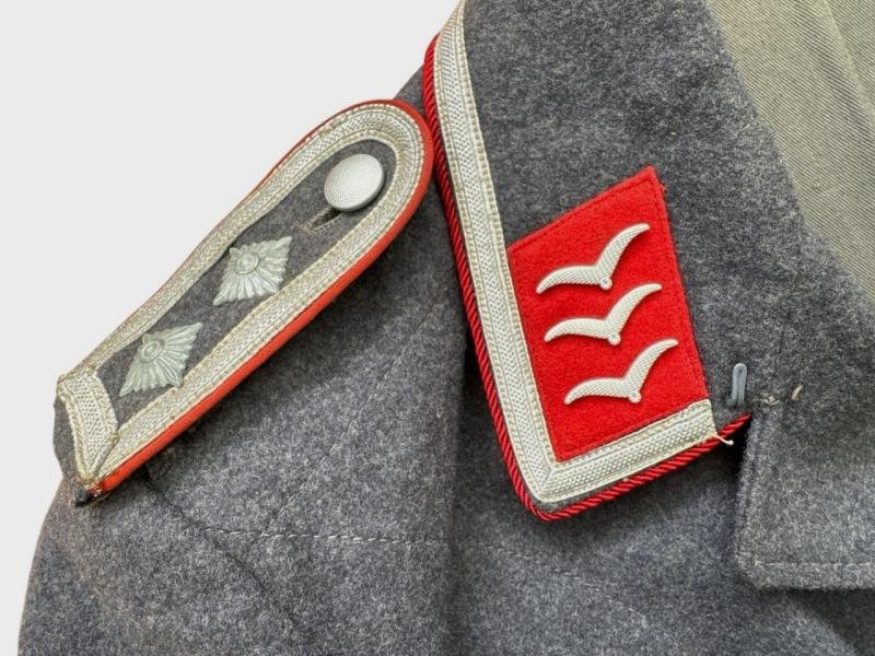 Luftwaffe Early Fliegerbluse for a 'Feldwebel' of the Flak Artillery. — image 3