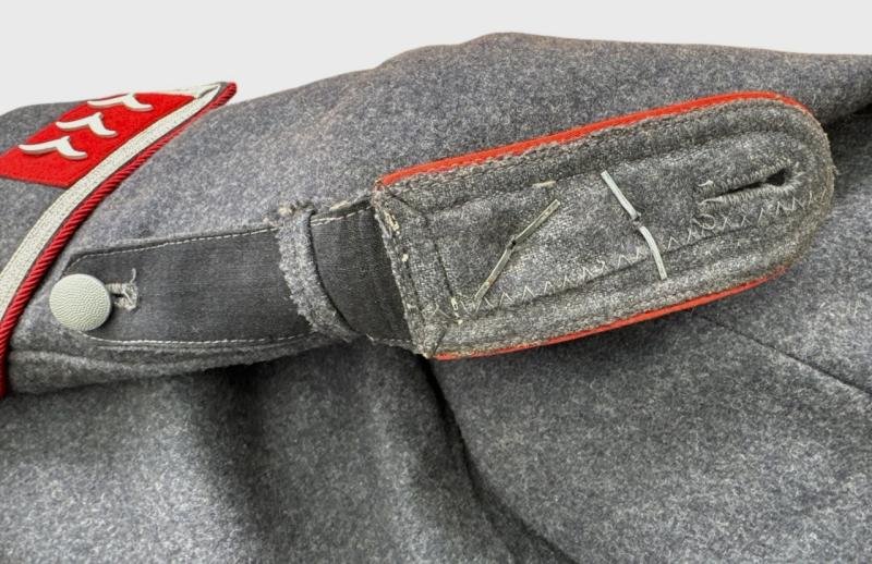 Luftwaffe Early Fliegerbluse for a 'Feldwebel' of the Flak Artillery. — image 7