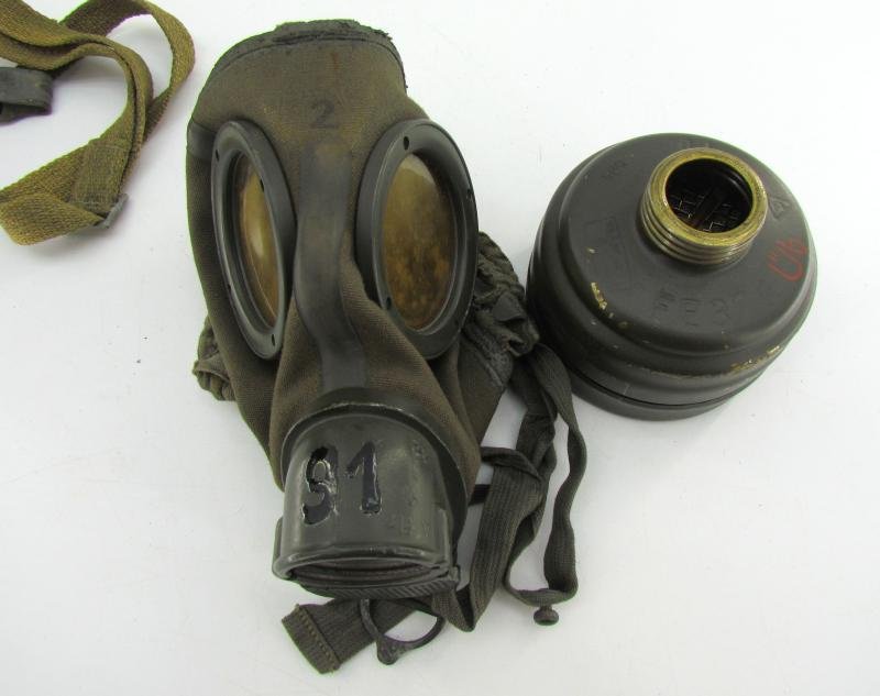 WH/SS Gasmask Cannister With Contents — image 4