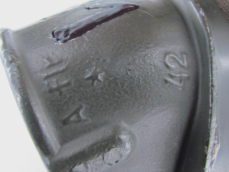 WH/SS Gasmask Cannister With Contents — image 6