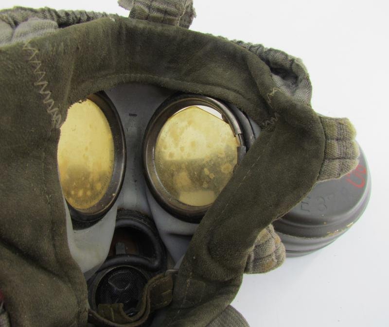 WH/SS Gasmask Cannister With Contents — image 8