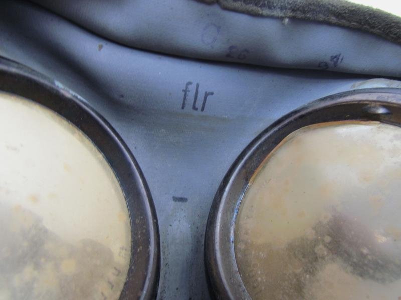 WH/SS Gasmask Cannister With Contents — image 9