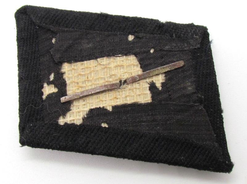 Waffen-SS 'BeVo' collar tab set ( with glass made pip ) — image 10