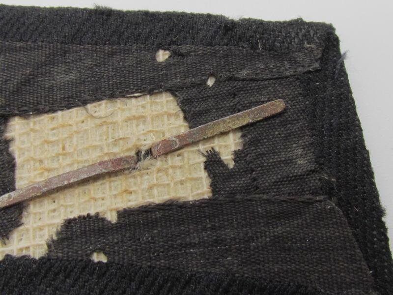 Waffen-SS 'BeVo' collar tab set ( with glass made pip ) — image 11