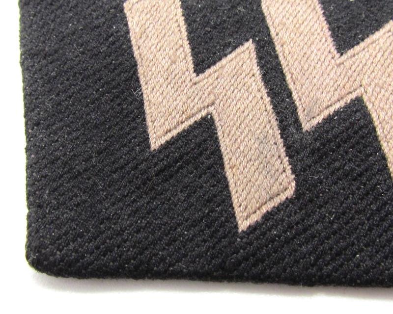 Waffen-SS 'BeVo' collar tab set ( with glass made pip ) — image 4