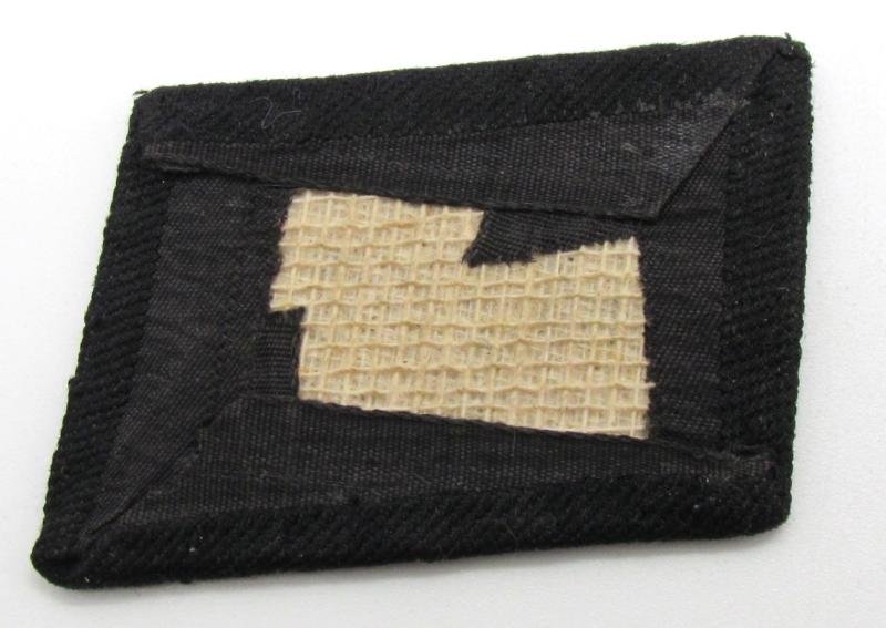 Waffen-SS 'BeVo' collar tab set ( with glass made pip ) — image 8