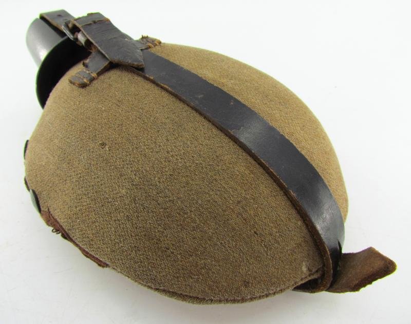 Wehrmacht M42 Canteen with Gabardine Cover — image 15