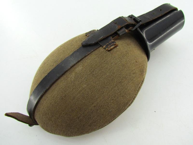 Wehrmacht M42 Canteen with Gabardine Cover — image 16