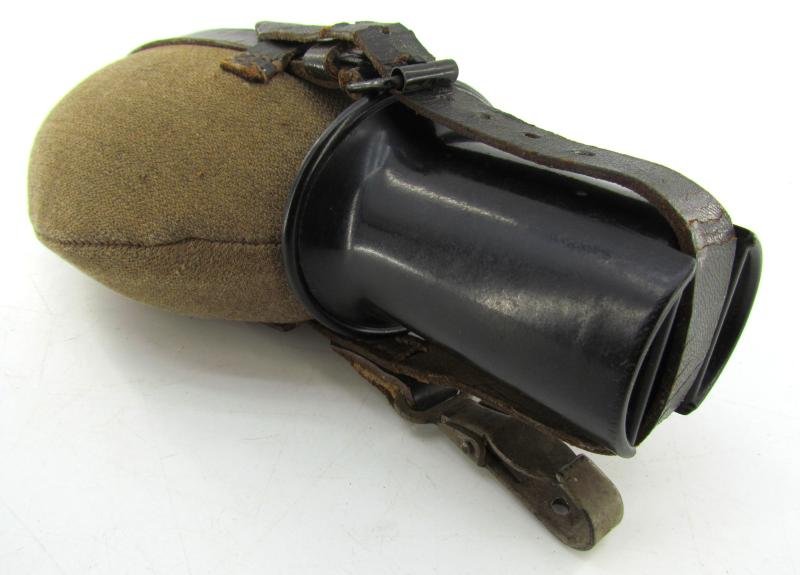 Wehrmacht M42 Canteen with Gabardine Cover — image 18
