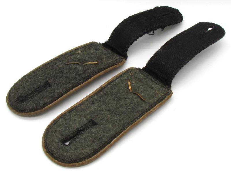 Waffen SS-Oberscharführer Shoulder Boards (Infantry) — image 10