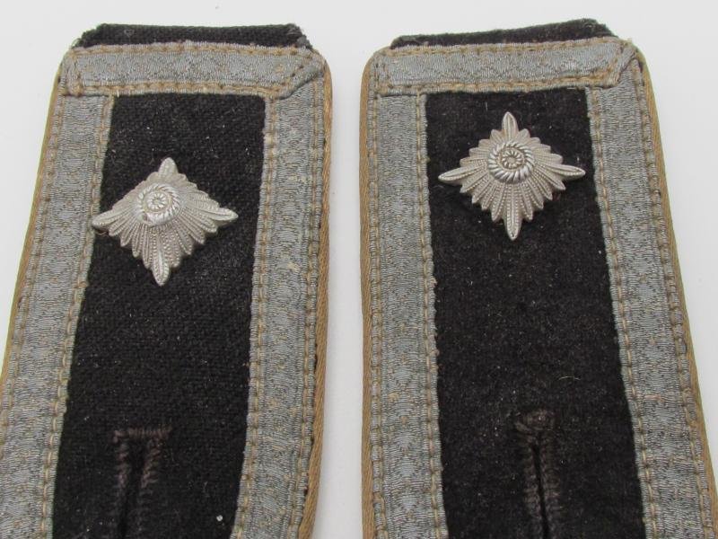 Waffen SS-Oberscharführer Shoulder Boards (Infantry) — image 13