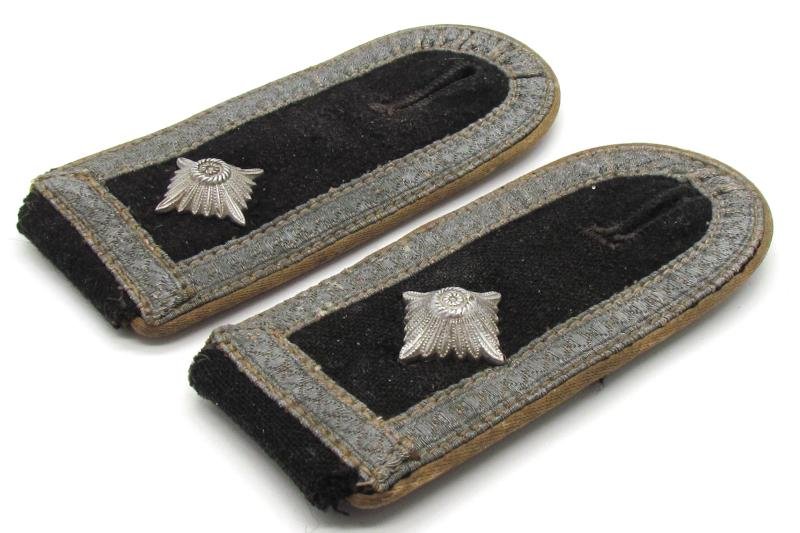 Waffen SS-Oberscharführer Shoulder Boards (Infantry) — image 14