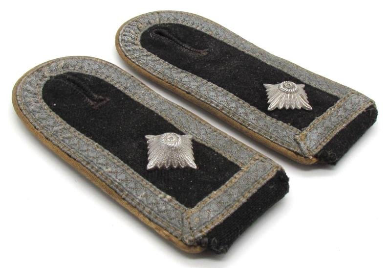 Waffen SS-Oberscharführer Shoulder Boards (Infantry) — image 15