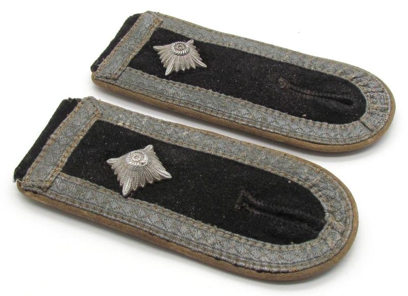 Waffen SS-Oberscharführer Shoulder Boards (Infantry) — image 2