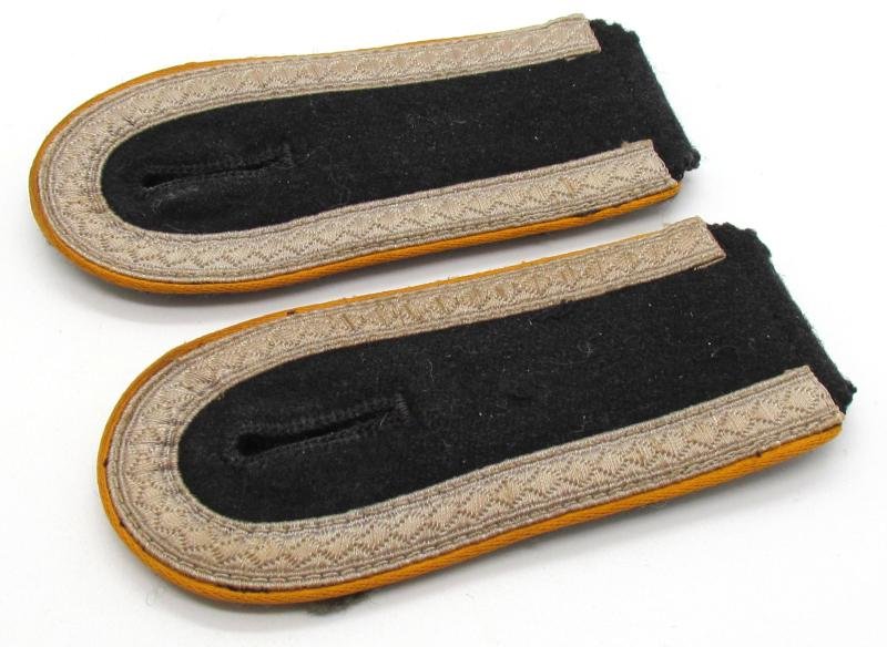 Waffen-SS reconnaissance 'Aufklärungs-Abteilung' shoulder boards — image 4