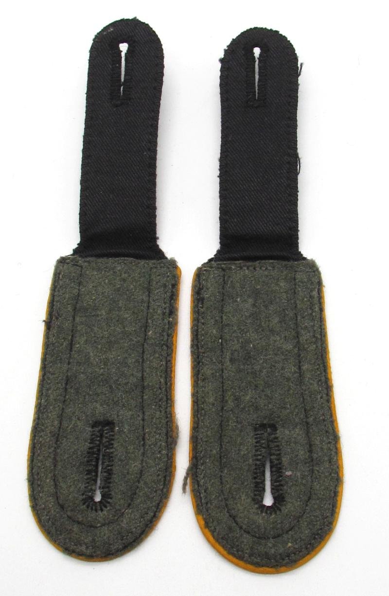Waffen-SS reconnaissance 'Aufklärungs-Abteilung' shoulder boards — image 9