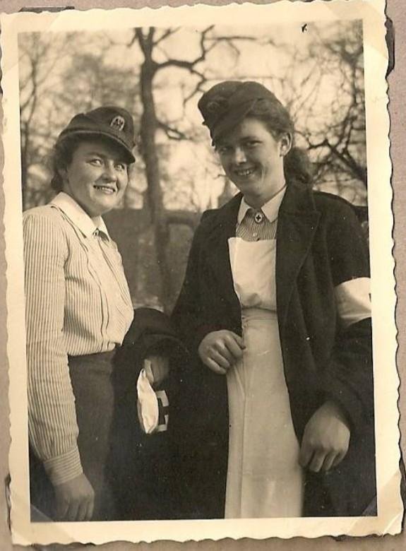 Deutsches Rotes Kreuz (German Red Cross) 'Helferinnen' Field Cap — image 18