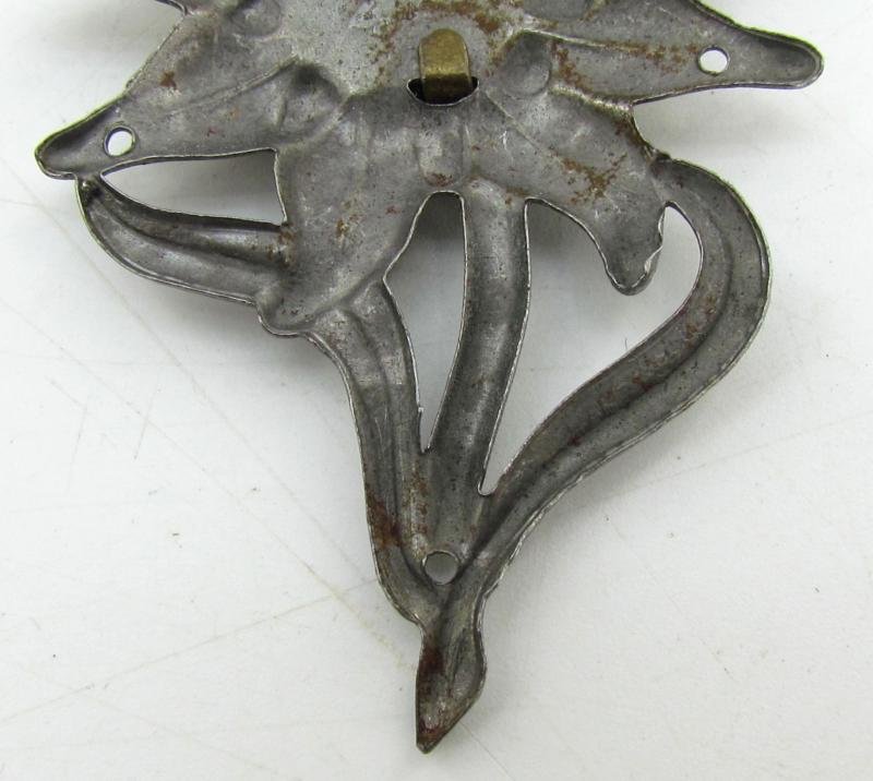 Wehrmacht Mountain Troops 'Edelweiss' Cap badge — image 6