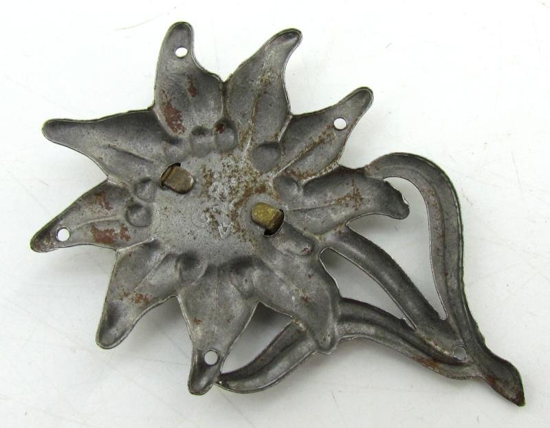 Wehrmacht Mountain Troops 'Edelweiss' Cap badge — image 7