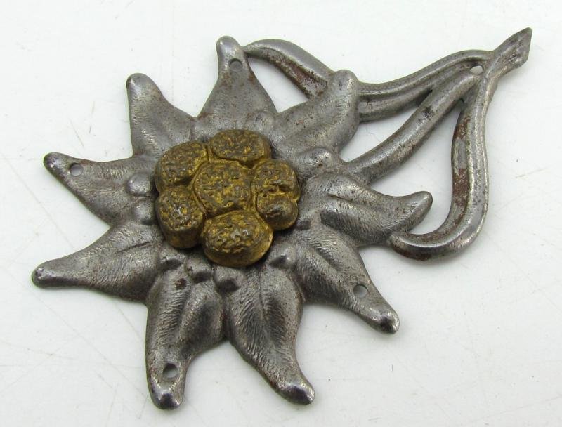 Wehrmacht Mountain Troops 'Edelweiss' Cap badge — image 8